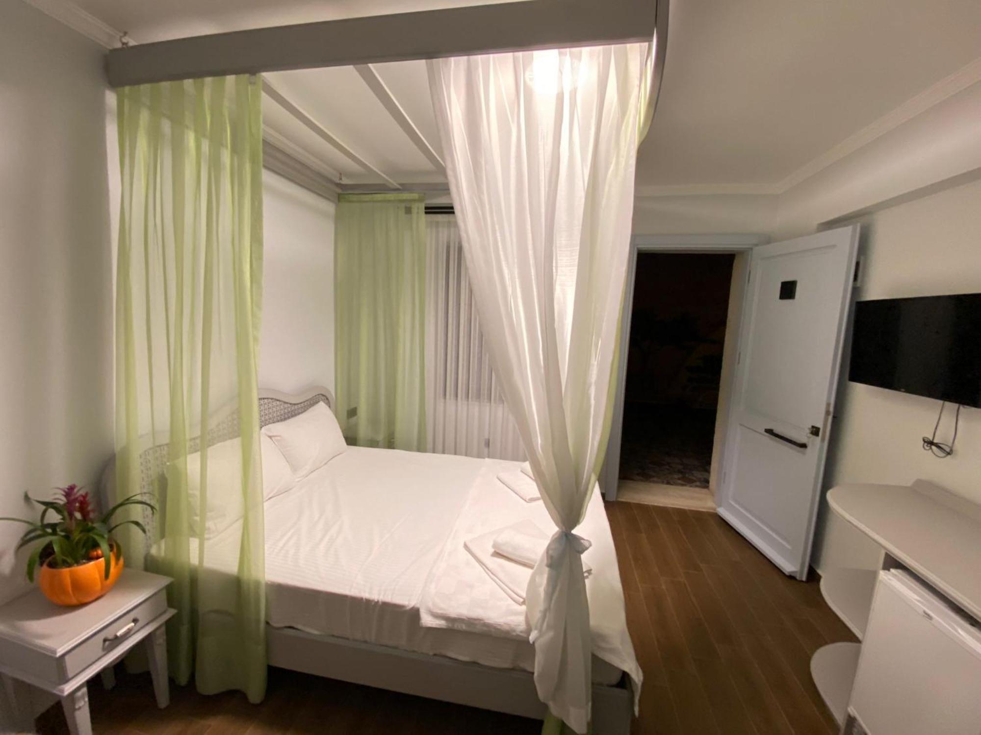 Bed and Breakfast Mara Koeyici Кешме Экстерьер фото